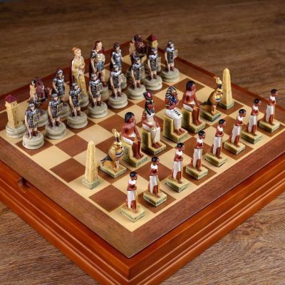Шахматы сувенирные "Битва за Египет" (доска 36х36х6 см,  h=8 см, h=6 см)