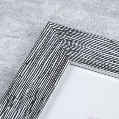 Фоторамка пластик с крючками 13х18 см "Зебра" серебро на белом 18х23х3,5 см