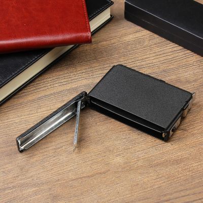 Портсигар с газовой зажигалкой и толкателем для сигарет, микс