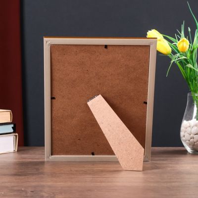 Фоторамка пластик 20х25 см "Белая с золотой полосой" 27,8х22,8 см