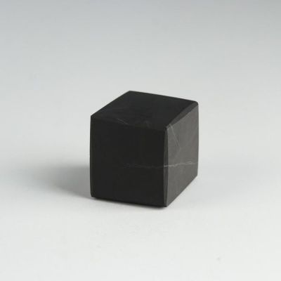 Куб из шунгита, неполированный, 2 см