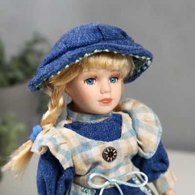 Кукла коллекционная керамика "Алиса в джинсовом платье с клетчатой накидкой" 30 см