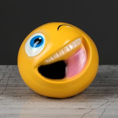 Копилка "Смайлик Подмигивающий", глянец, жёлтый цвет, 8 см