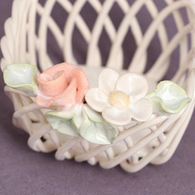 Конфетница "Бант", белая, цветная лепка, плетение, 8 см, микс