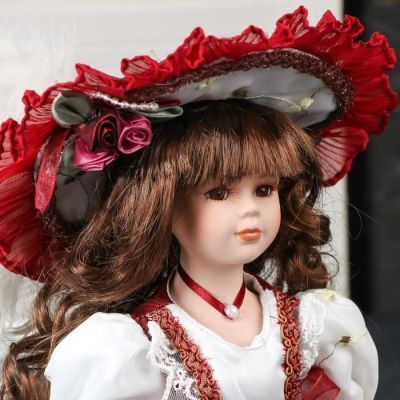 Кукла коллекционная "Зара" 30 см