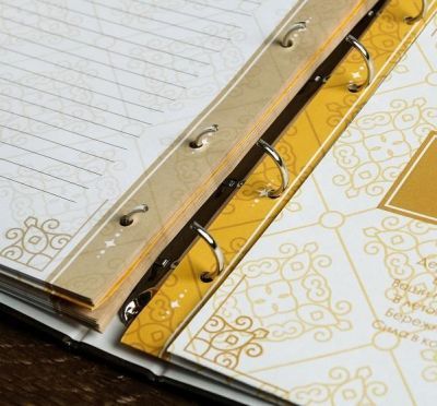 Родословная книга "Семейная" с деревянным элементом 