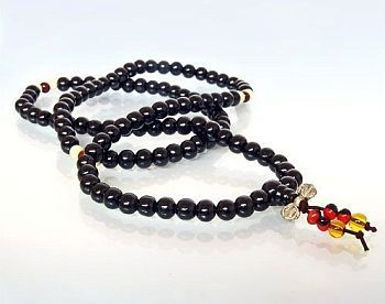 Чётки буддийские 108 бусин 8 мм (черное дерево с Ваджрой - символ активности)  