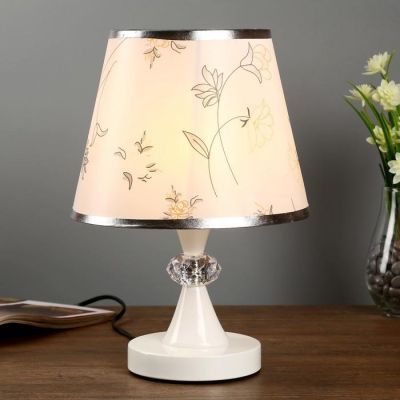 Лампа настольная с подсветкой "Пион" 1х40Вт Е27 220В белый 21х21х35 см.