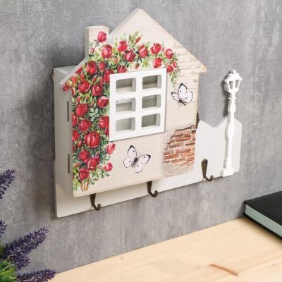 Ключница дерево "Домик с розами" 25х29,5х6 см
