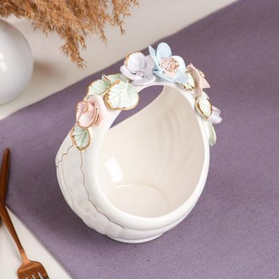 Конфетница "Корзина", белая, цветная лепка, золотистая роспись, 22 см, микс