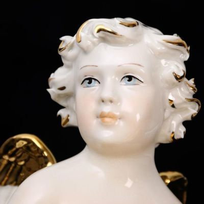 Статуэтка "Херувим с ракушкой" правосторонняя