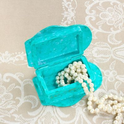 Шкатулка «Матрёшка с крынкой», изумрудная, 11×8 см, лаковая миниатюра