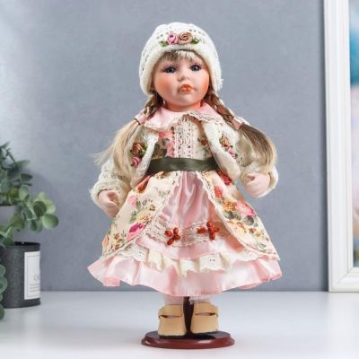 Кукла коллекционная керамика "Алёна в розовом платье и белой вязанной кофте" 30 см
