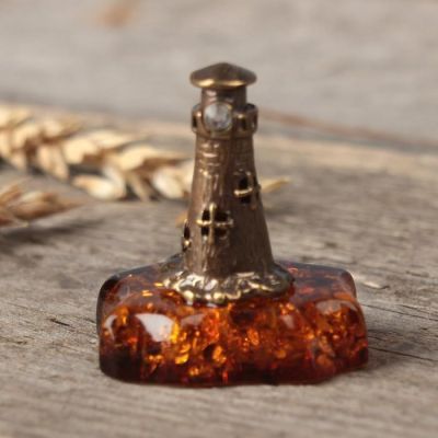 Сувенир из латуни и янтаря "Маяк"