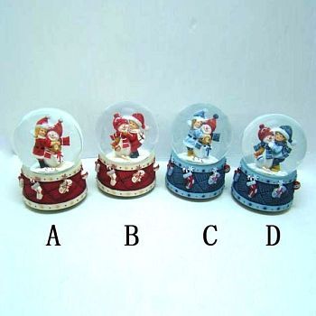 Фигурка декоративная в стеклянном шаре с музыкой "Дети" №41 (15 см)