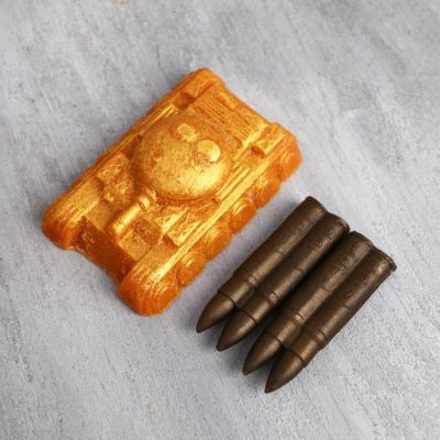 Набор "С днем настоящих мужчин" пуля гель для душа 200 мл аромат парфюма, фигурное мыло