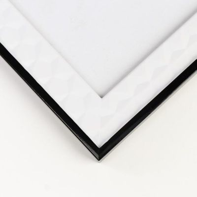 Фоторамка пластик 30х40 см "Белые 3D ромбы с чёрной полосой" 44х35 см