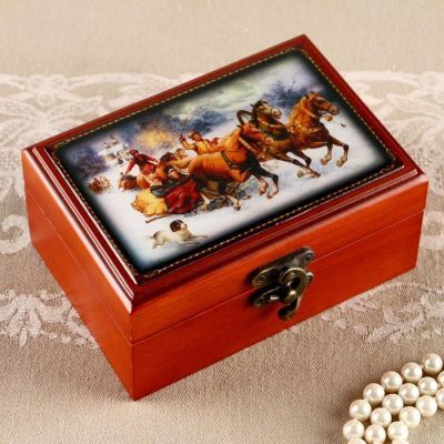 Шкатулка «Тройка Коричневая», 13х9 см