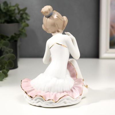 Сувенир керамика "Изящество балета" белый с золотом 16х16х11,5 см