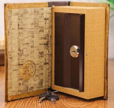 Сейф-книга с ключами "Классика русской рыбалки" (17 х 11 х 5 см)