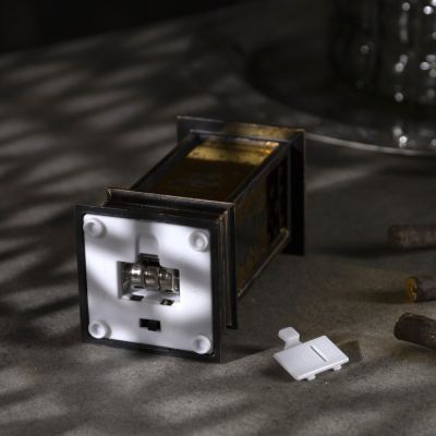 Светодиодная фигура «Фонарь со снеговиком» 6 × 12 × 6 см, пластик, батарейки AG13х3, свечение тёплое белое