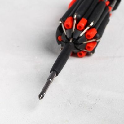 Набор аксессуаров для автомобиля «23 февраля» 2 в 1 (набор мульти-инструментов и фонарик на голову)