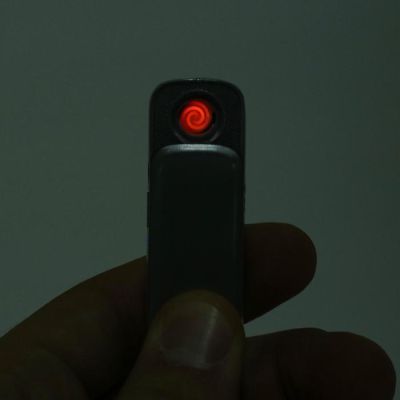 Зажигалка электронная в подарочной коробке, на брелоке,+фонарик, USB, спираль, хром, 6х12 см