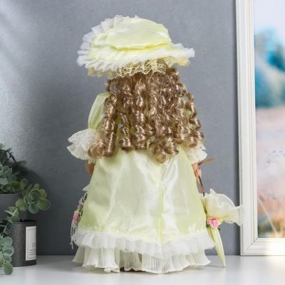 Кукла коллекционная керамика "Мадмуазель Марго в светло-зелёном платье, с зонтом" 40 см