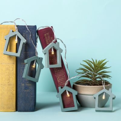 Гирлянда «Нить» 1.5 м с насадками «Дом синий», IP20, прозрачная нить, 10 LED, свечение тёплое белое, 2 × AA