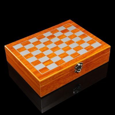 Набор 7 в1: фляжка 8 oz с Гербом, 4 рюмки, воронка, шахматы, 18 х 24 см