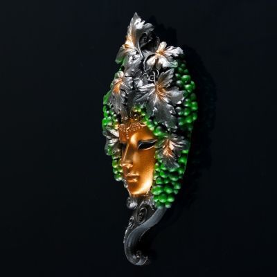 Венецианская маска "Виноград" золото  30см