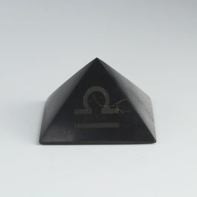 Пирамида из шунгита "Весы", полированная, 5 см