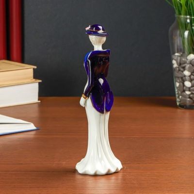 Сувенир "Мадмуазель с бутоном в ладонях" 20×7×7 см