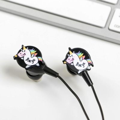 Наушники вакуумные и заколки для волос на открытке «Будь волшебной», 11 х 20,8 см