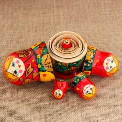 Матрёшка «Земляничка», красный платок, 5-ти кукольная, 17 см