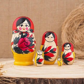 Матрёшка «Семёновская», красный платок, 5 кукольная, 11-12 см