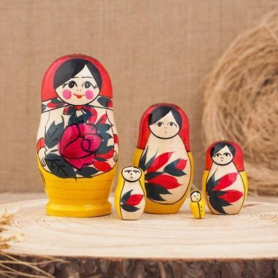 Матрёшка «Семёновская», красный платок, 5 кукольная, 11-12 см