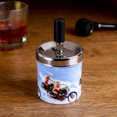 Пепельница бездымная "Девушка с мотоциклом", 6.5х11 см