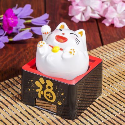 Маятник пластик от солнечной батареи "Весёлый кот Манэки-нэко" белый 10х8,5х8,5 см