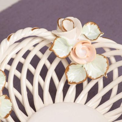 Конфетница "Люси", белая, цветная лепка, плетение, 8 см, микс