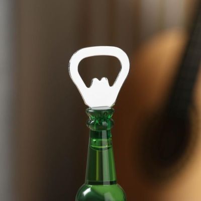 Магнит-открывашка «Непобедимый», 4.3 х 14 х 4.3 см