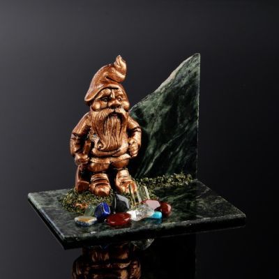 Сувенир "Гном", 8х12х9 см, змеевик, гипс, микс