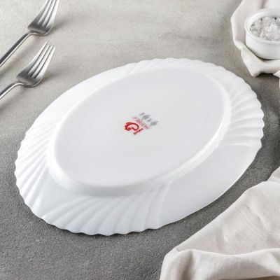 Блюдо овальное Доляна «Нежные маки», 30×22 см, цвет белый