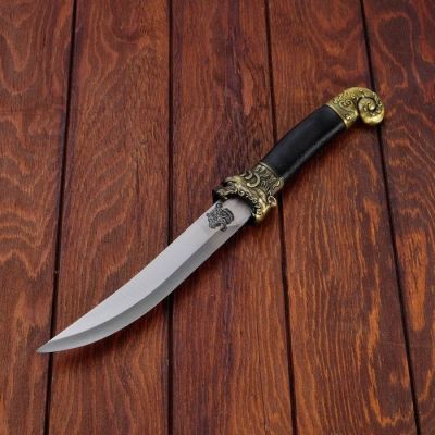 Кинжал, на ножнах мифическое чудище, под старое зол, рукоять черн, 40см
