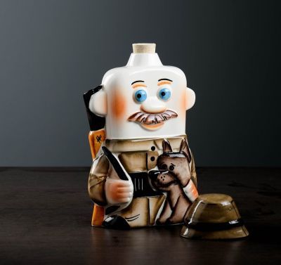 Штоф в книге "Охотник" (фарфор, объем 350 мл)