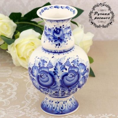 Вазочка малая, гжель, фарфор, автор Пожидаева h=20 см