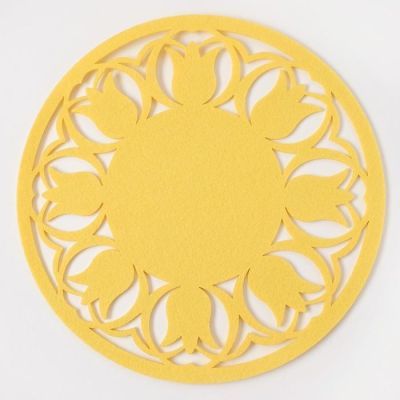 Салфетка декоративная Доляна"Тюльпаны" цвет желтый,d 30 см, 100% п/э, фетр