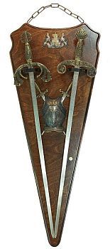 Коллаж Рыцарские трофеи (40x10x102см.)