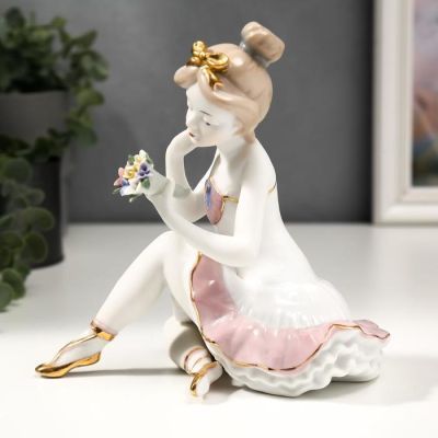 Сувенир керамика "Изящество балета" белый с золотом 16х16х11,5 см