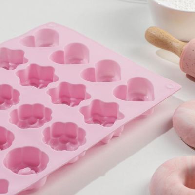 Форма для выпечки Доляна «Сердце, бабочка, цветок», 29,8×19,7 см, 20 ячеек, цвет МИКС